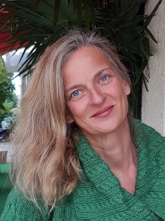 VFLL-Lektorin Susanne Zeyse auf der Leipziger Buchmesse Tipps Klappentext