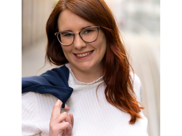 Porträt von Maria Noll, Koordinatorin des Netzwerks Werbelektorat im VFLL