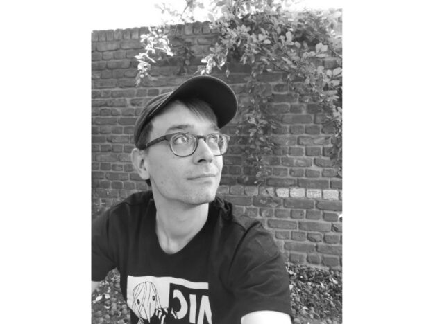 Schwarz-weiß-Foto von Matthias Höhne, dem Gründer des Netzwerks Comic, Manga, Graphic Novel